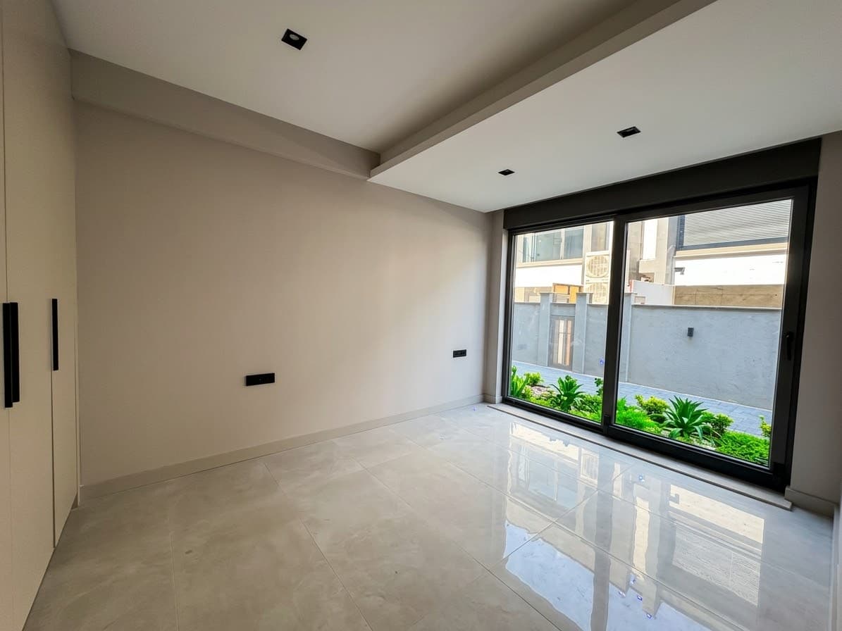 Konyaaltı’nın En Prestijli Lokasyonunda Villa Lüksü: Taşınmaya Hazır 2+1 Özel Daire