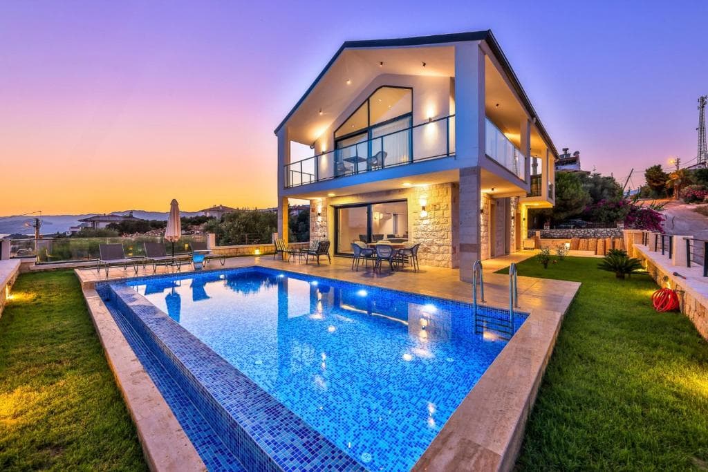 Antalya’da Villa: Satın Almak mı, Kiralamak mı?
