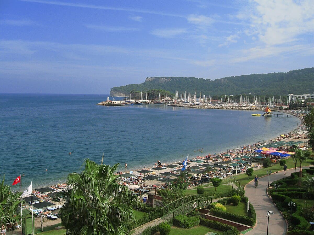 Kemer: Doğa ve Lüksün Buluşma Noktası