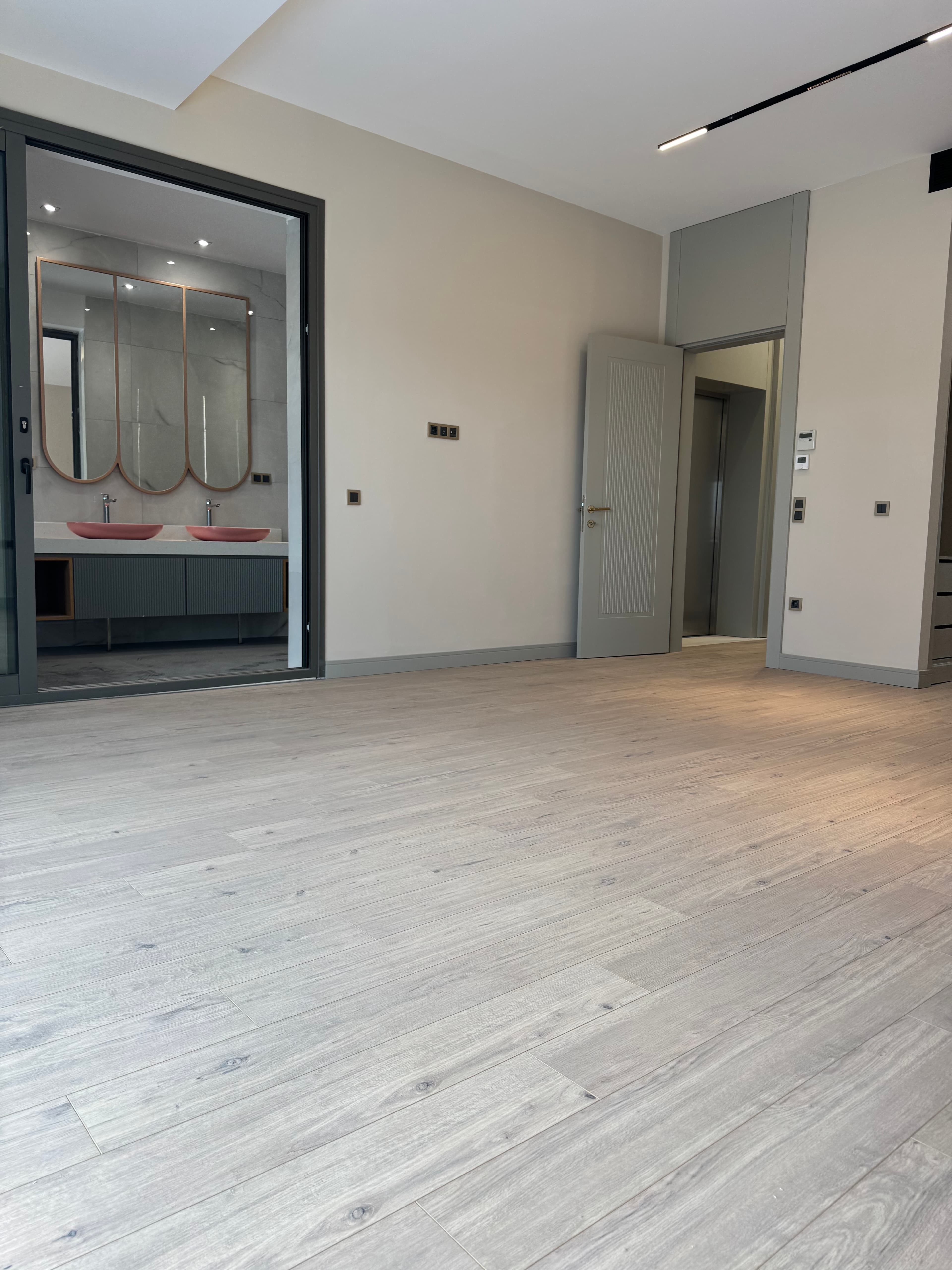 Antalya’da Şehir merkezinde satılık Villa